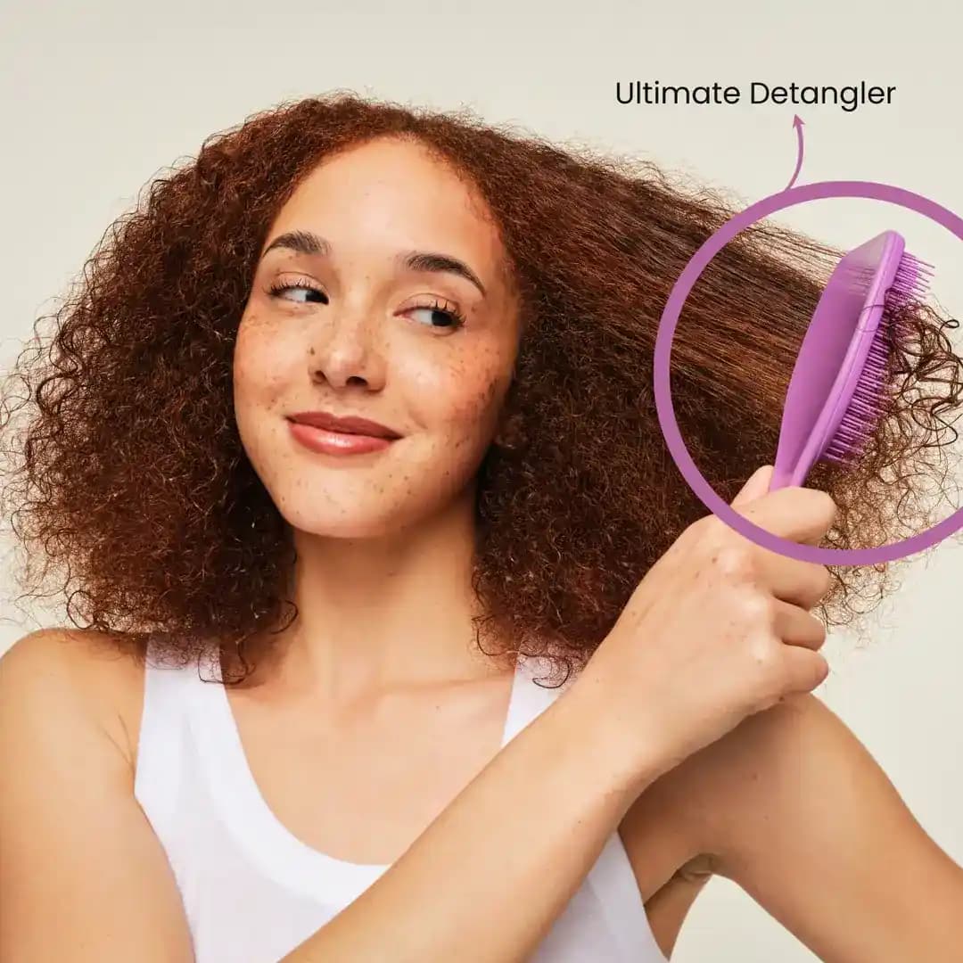 Düzleştirilmiş Kıvırcık Saçlarda Kuru ve Islak Fırçalamanın Saç Sağlığına Etkileri