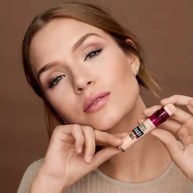 Göz Altı Kapatıcı Seçimi ve Uygulama Teknikleri: Cilt Tonu ve Nemlendirme Önemleri