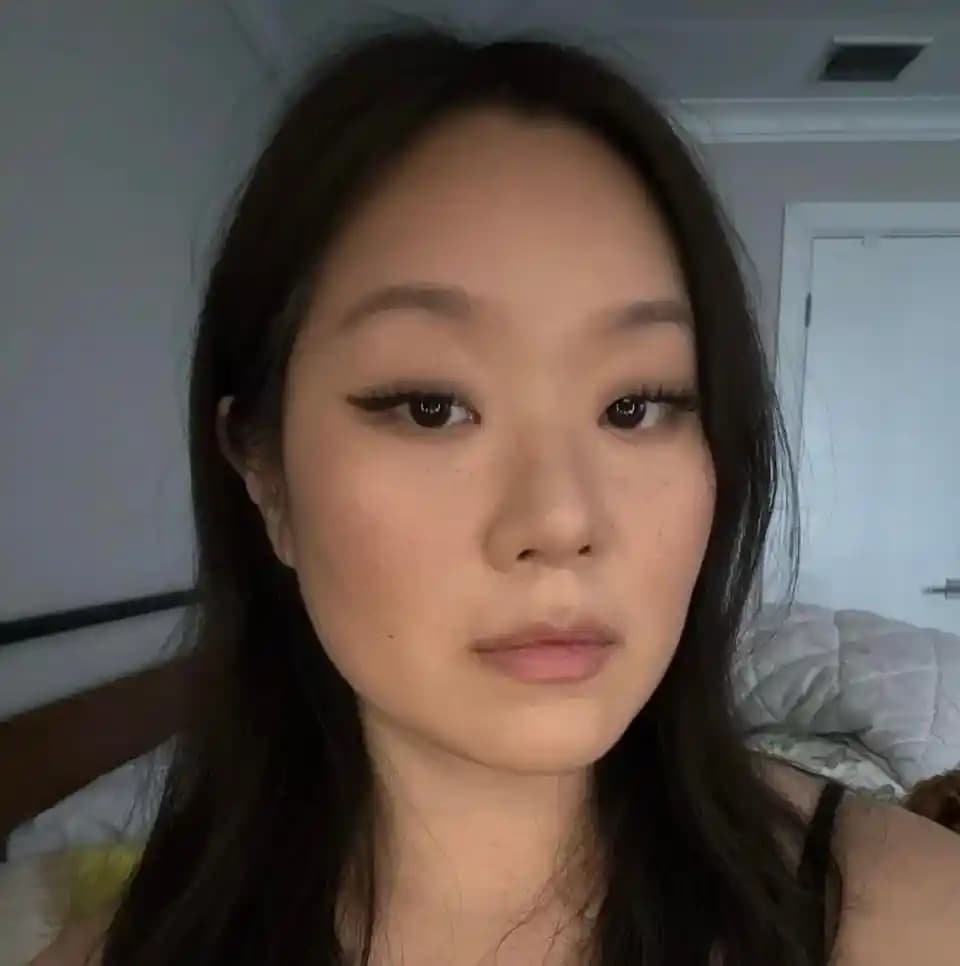 Makyajın Daha Canlı ve Parlak Görünmesi İçin Etkili Teknikler ve Ürün Önerileri