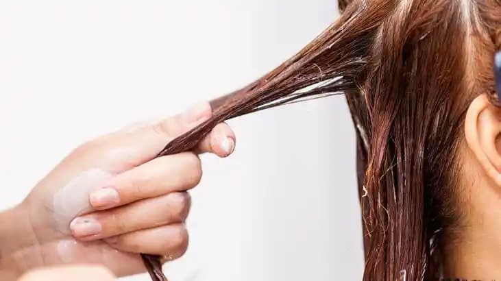 Saç Permi Sonrası Yeniden Perm Yaptırmanın Riskleri ve Dikkat Edilmesi Gerekenler