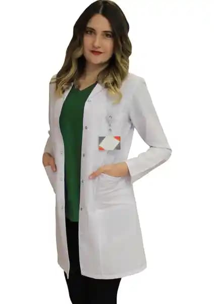 Safa Forma ve Vayvaylı Hakim Yaka Kadın Önlükleri Karşılaştırması