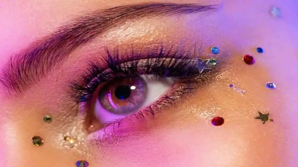 Son Dönemde Popüler Olan Makyaj Ürünleri: Renk Düzelticilerden Dudak Ürünlerine Kapsamlı İnceleme